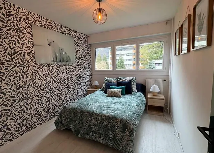 Modern Alpine Gem Flat With Mountain Views *