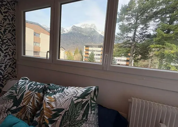 アパート Modern Alpine Gem Flat With Mountain Views サランシュ